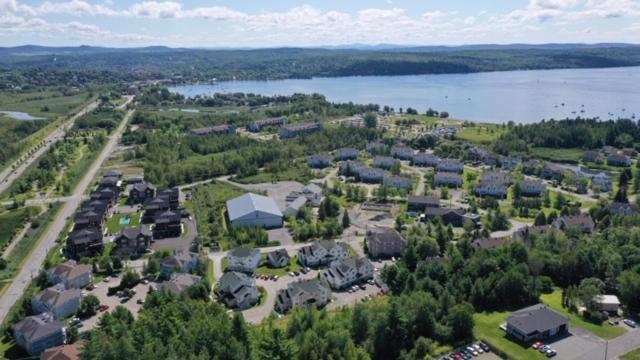 Condo Entre Ville/Nature Magog Esterno foto